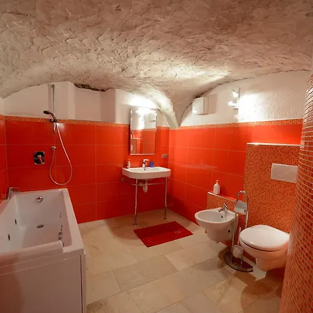 Vieilles Maisons D'introd Introd