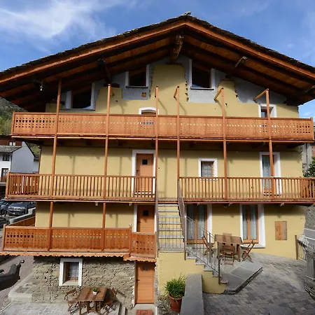 Vieilles Maisons D'introd Introd