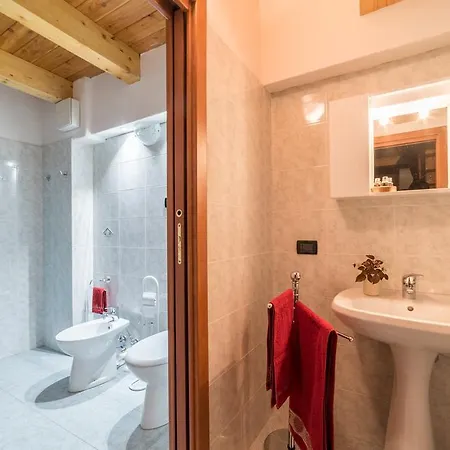 Vieilles Maisons D'introd Apartment Introd