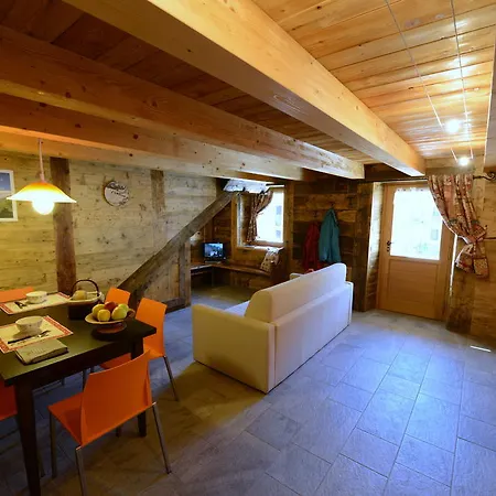 Vieilles Maisons D'introd Apartment Introd